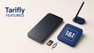 Realistisches Smartphone mit 1&1-Logo auf elfenbeinfarbenem Editorial-Hintergrund