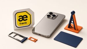 Realistisches Smartphone mit fraenk-Logo auf elfenbeinfarbenem Editorial-Hintergrund